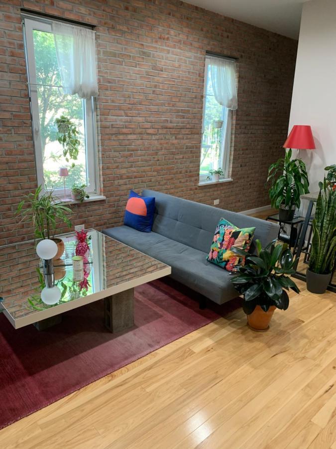 Апартаменты Urban Jungle Oasis In Queens! Нью-Йорк Экстерьер фото