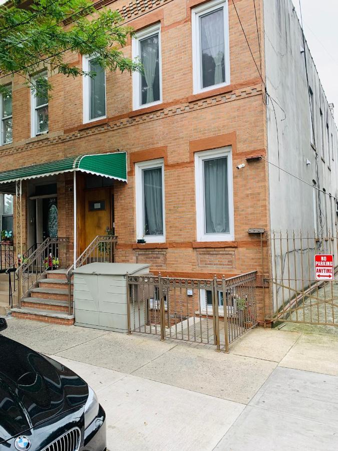 Апартаменты Urban Jungle Oasis In Queens! Нью-Йорк Экстерьер фото
